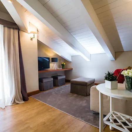 玛耶斯塔雷酒店 里乔内